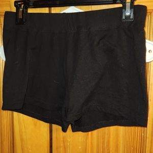 Ardenes basic collection booty shorts.
